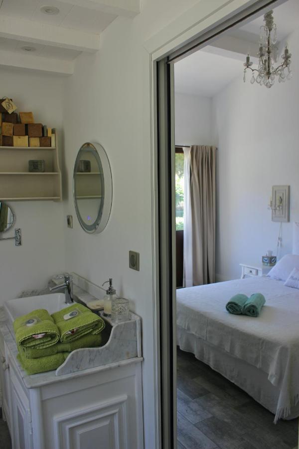 Mas De Rique Hotel Saint-Étienne-du-Grès Buitenkant foto